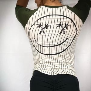 New SALTY SAVAGE baseball tee small